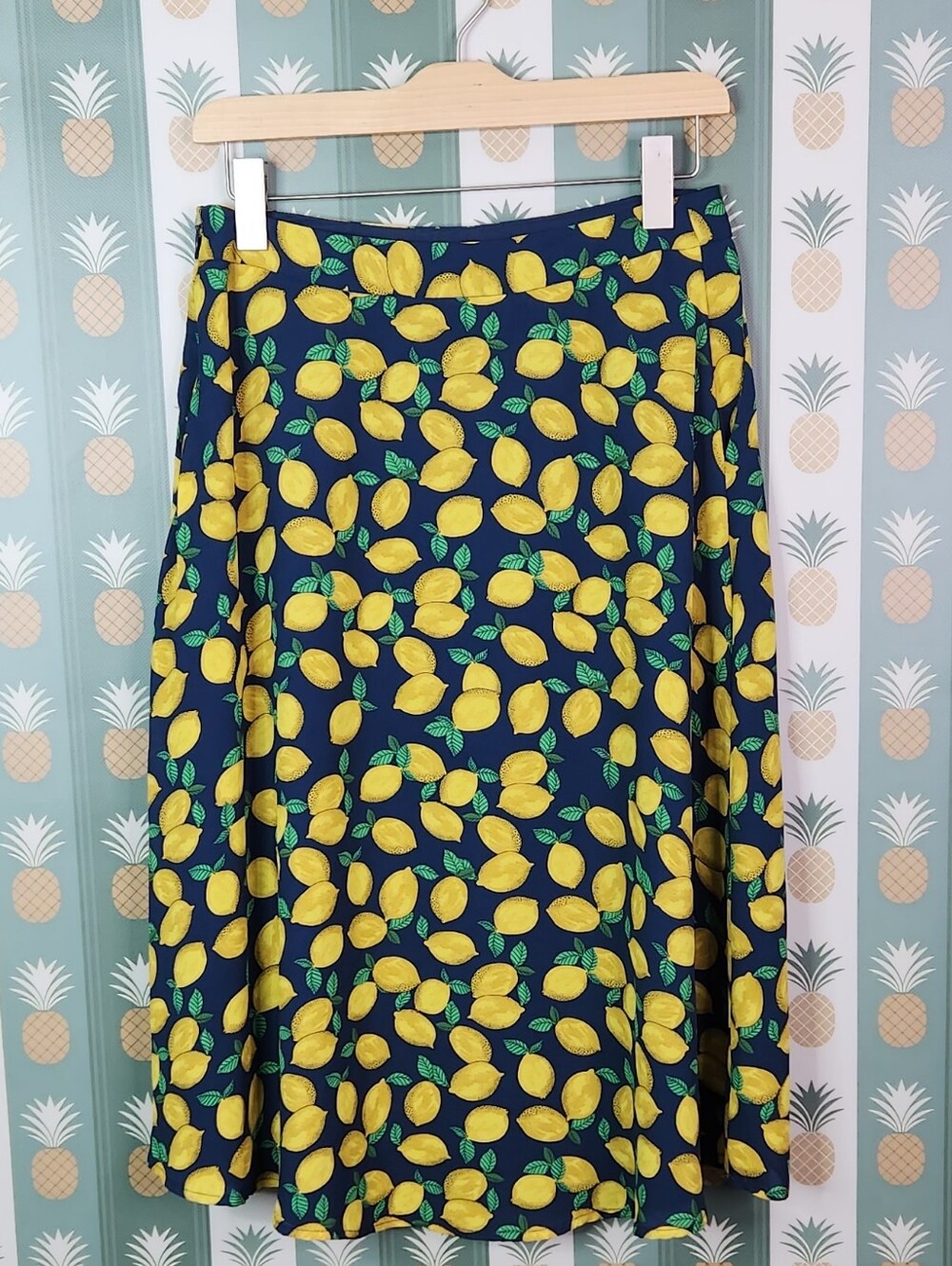 Limited Tall Pleated Lemon Pocket Skirt - Picture 4 of 7